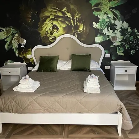 Couette-café Relais Del Corso 4*